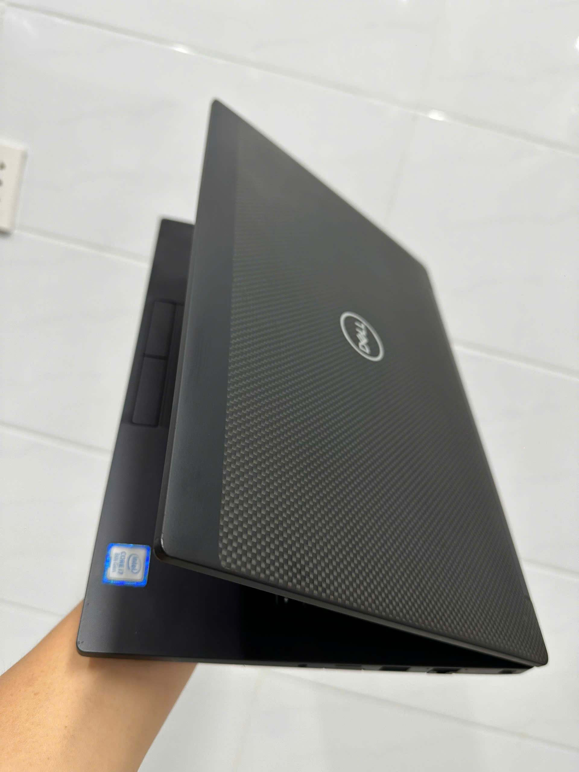 DELL lAPTOP LATITUDE 7390